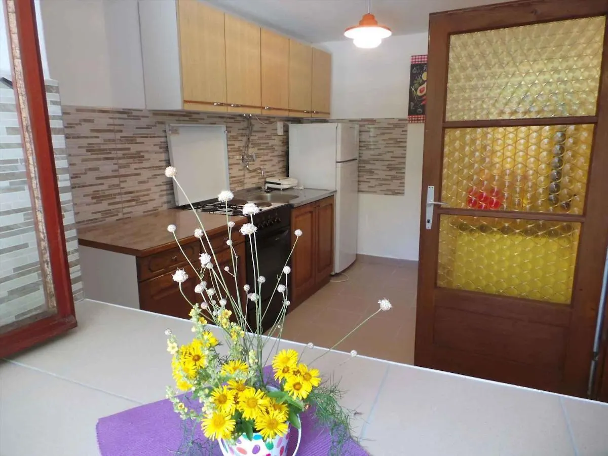4-Bedroom Holiday Home In Grizane/Crikvenica Riviera 15315 Grižane