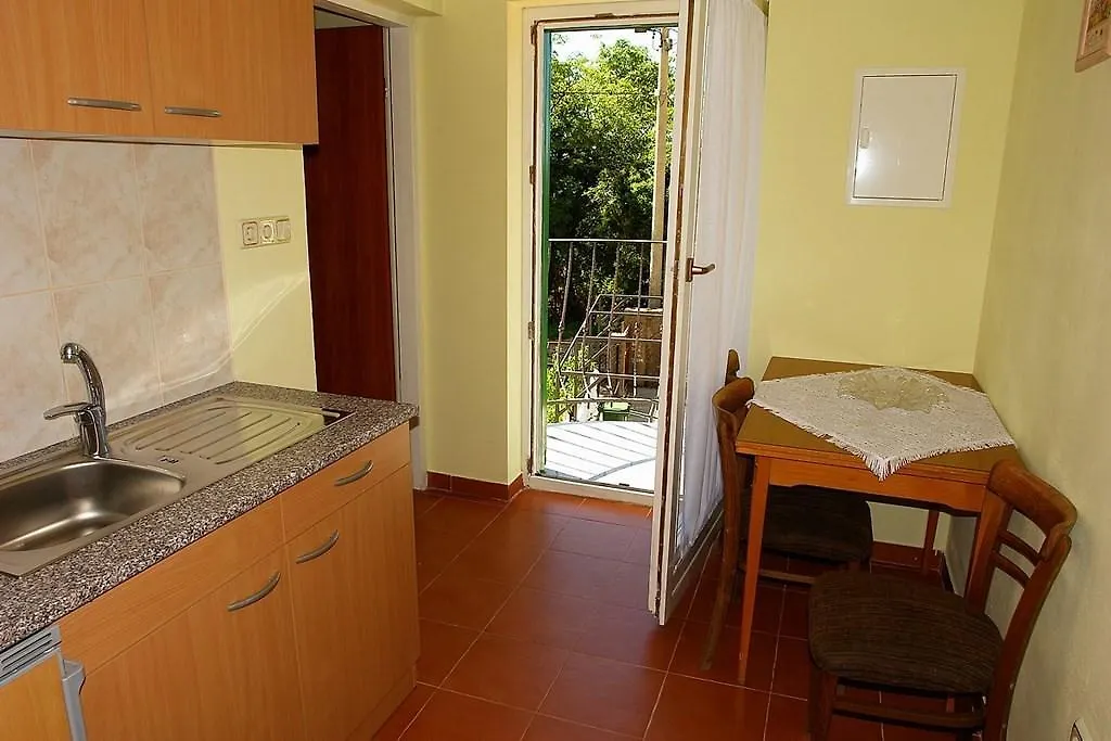 4-Bedroom Holiday Home In Grizane/Crikvenica Riviera 15315 0*, Grižane