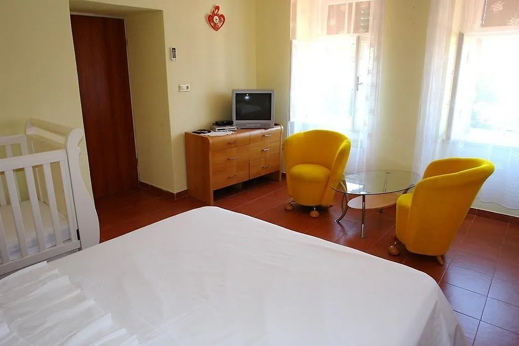 4-Bedroom Holiday Home In Grizane/Crikvenica Riviera 15315 Grižane
